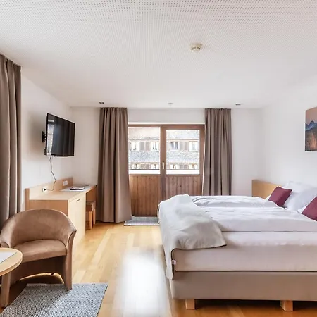 Loewen Hotel